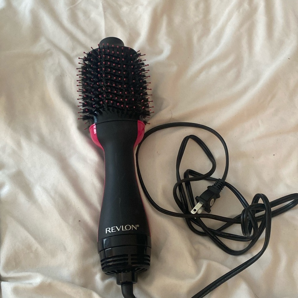 Revlon one step volumizer plus hair dryer